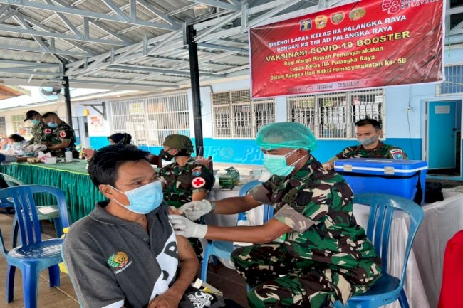 Gandeng RS TNI AD, Lapas Palangka Raya Kembali Gelar Vaksinasi COVID-19