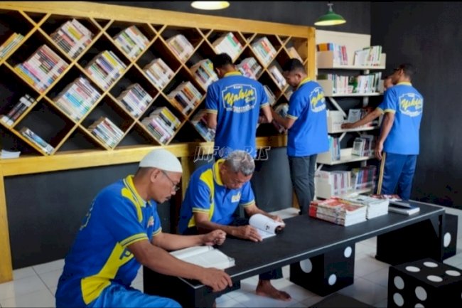 Tahanan Baru Rutan Masohi Antusias Kunjungi Perpustakaan Manusela Brain