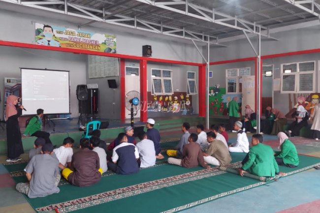 Akhir Pekan, Anak LPKA Palu Isi dengan Kegiatan Nobar & Edukasi 