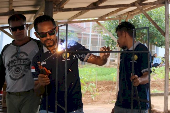 Dilatih Pengelasan, WBP Lapas Saumlaki Ciptakan Karya Bernilai Jual