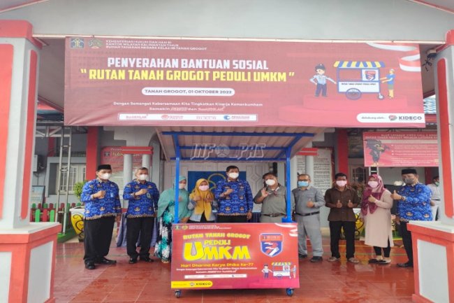 Rutan Tanah Grogot Kembali Bagikan Gerobak Siap Pakai kepada Masyarakat