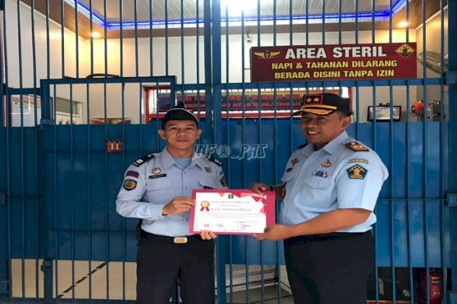 Aktif & Berkontribusi Positif, Tim Humas Rutan Tanjung Raih Penghargaan dari Kakanwil Kalsel
