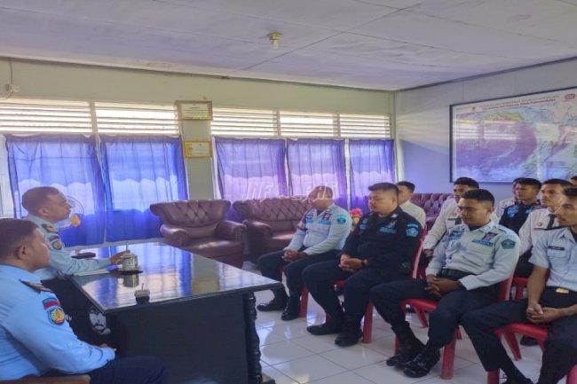 Kumpulkan Petugas Pengamanan, Ini Pesan Plt. Kalapas Dobo