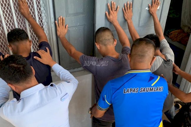 Putus Jaringan Listrik Ilegal, Lapas Saumlaki Geledah Blok dan Kamar Hunian WBP