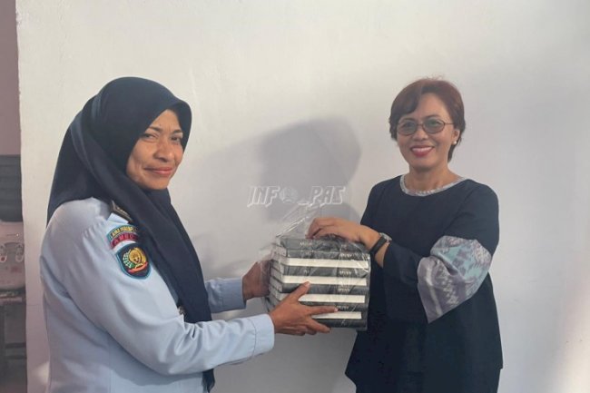 Lapas Perempuan Ambon Terima Alkitab dari Yayasan Ministri Perjanjian 