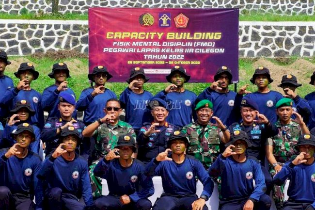 Fisik dan Mental Petugas Lapas Cilegon Teruji, Kalapas Sematkan Baret Kebanggaan