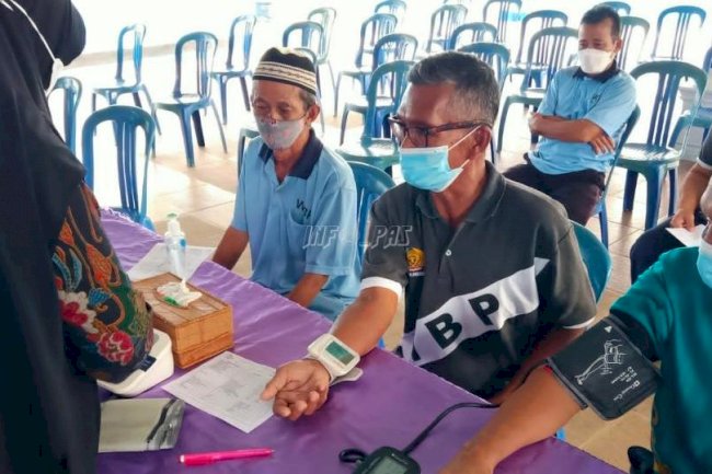 Pegawai dan WBP Lapas Palangka Raya Ikuti Deteksi Dini PTM
