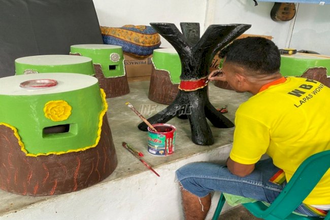 WBP Lapas Wonreli Makin Kreatif Hasilkan Meja dan Kursi Berbahan Semen