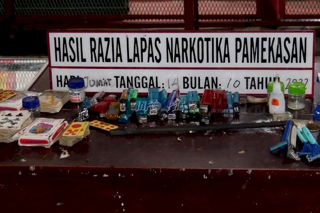 Cegah Gangguan Kamtib, Petugas Lapas Narkotika Pamekasan Geledah Blok Hunian WBP 