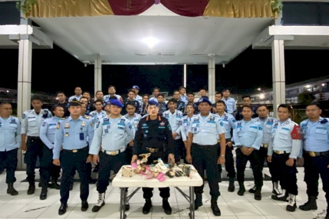 Deteksi Gangguan Kamtib, Petugas Lapas Narkotika Samarinda Geledah Kamar WBP