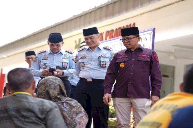 Pantau Penyerahan Remisi di Lapas Purwokerto, Sesditjenpas Pastikan Pelayanan Sesuai SOP