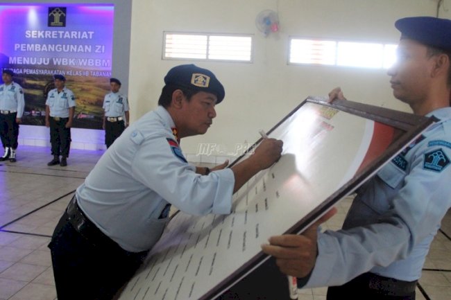 Petugas dan Warga Binaan Lapas Tabanan Deklarasikan Zero Halinar