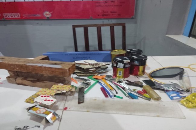 Penggeledahan Blok Hunian Cegah Gangguan Kamtib di Rutan Ambon