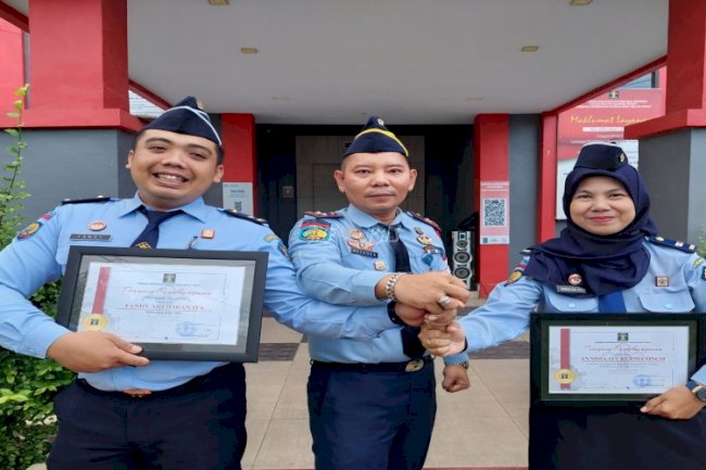 Berikan Pelayanan Prima, Dua Petugas LPKA Palu Raih Titel Pegawai Terbaik Juni 2023