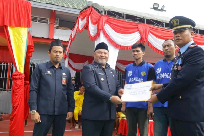 102 Warga Binaan Rutan Tanjung Redeb Terima KTP dari Disdukcapil Berau