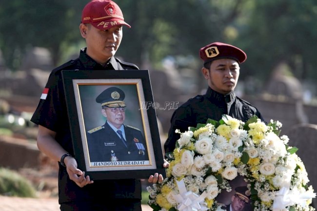 Penghormatan Terakhir, Dirjenpas Pimpin Upacara Pemakaman (alm.) Handoyo Sudradjat