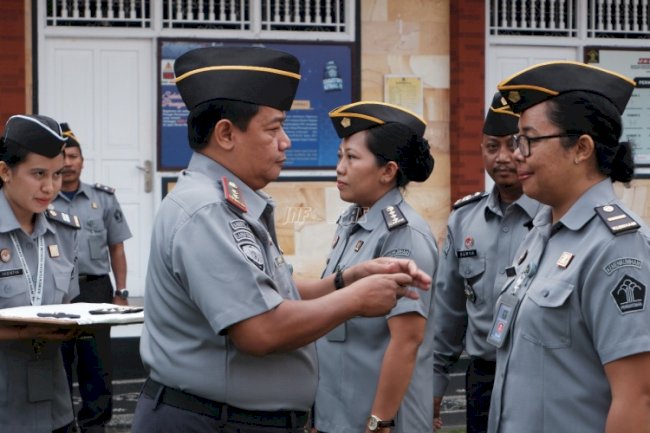 2 Petugas Lapas Tabanan Naik Pangkat, Kalapas: Ini Penghargaan dari Negara