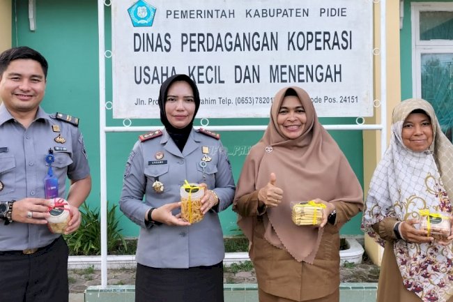 Lapas Perempuan Sigli Promosikan Karya Warga Binaan kepada DP3AKB dan Disperindagkop Kab. Pidie