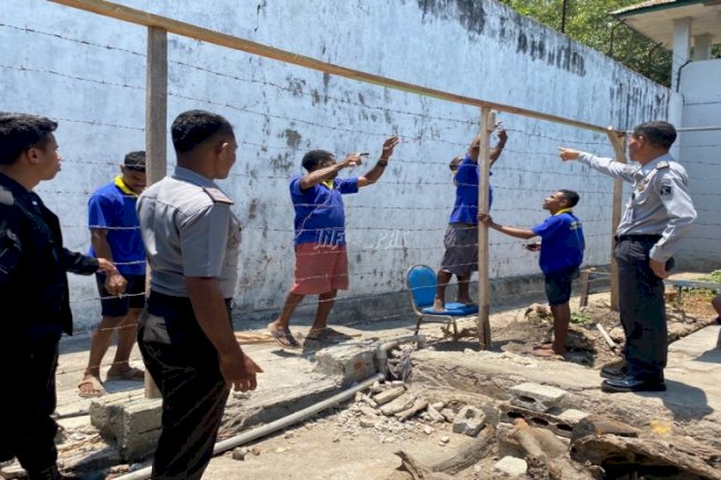 Cegah Gangguan Kamtib, Lapas Kalabahi Bangun Pagar Pembatas Blok Hunian dan Tembok Keliling