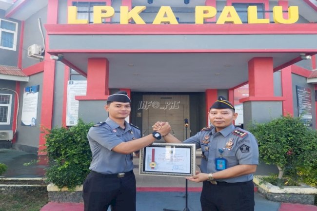 LPKA Palu Berikan Penghargaan bagi Petugas Teladan