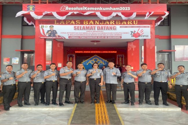 Kunjungi Lapas Banjarbaru, Dir. Yantah dan Lola Basan Baran Tinjau Blok Tahanan dan Berikan Penguatan