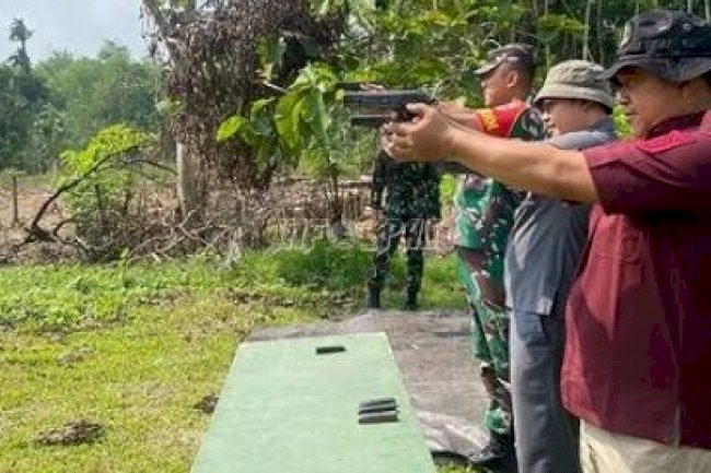 10 Orang Satgas Rutan Barabai Latihan Menembak Bersama Kodim 1002/HST