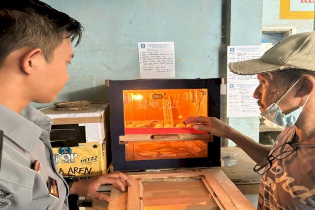 Inovasi Warga Binaan Lapas Tolitoli Hadirkan Mesin Penetas Telur Otomatis