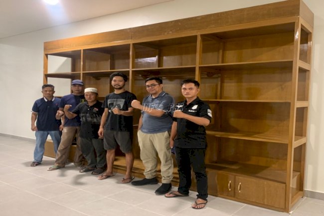 Mebel Jumbo Karya Warga Binaan Lapas Tahuna Terpajang di Tahuna Swalayan