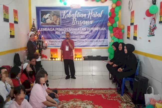 Sambut Natal dan Tahun Baru, Lapas Perempuan Palembang Gelar Kebaktian Bersama Warga Binaan