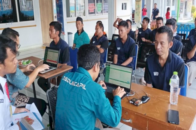 Jelang Pemilu 2024, Lapas Pangkalpinang Fasilitasi KPU-Disdukcapil Mutakhirkan Data Warga Binaan