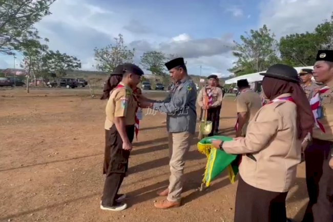 Anak Binaan LPKA Palu Jadi Perwakilan Penyematan Tanda Peserta Kemah Bakti Pramuka