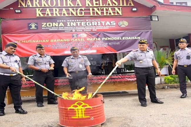 Lapas Narkotika Karang Intan Musnahkan Barang Bukti Hasil Razia Tahun 2023