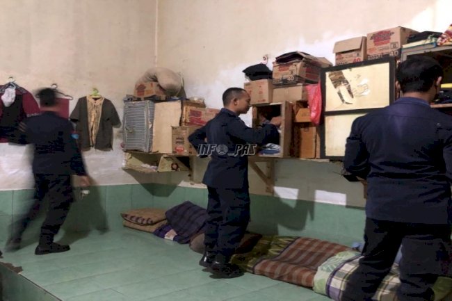 Petugas Lapas Cilacap Kembali Geledah Kamar Hunian Warga Binaan