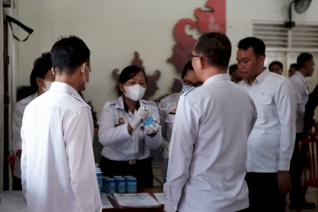 Dites Urine, Petugas Lapas Tabanan Bersih dari Narkoba