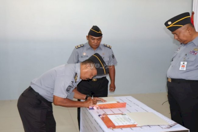 Komitmen Raih WBK, Jajaran LPKA Ambon Teken Perjanjian Kinerja
