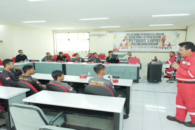 Petugas Lapas Pasir Putih Dapat Pelatihan Mitigasi Bencana Kebakaran