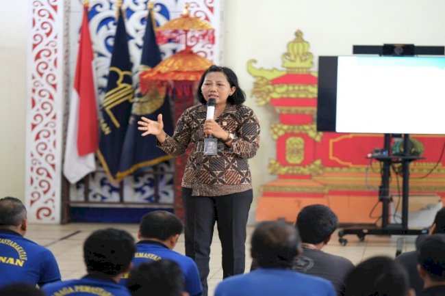 Melalui “Teh Rina”, Warga Binaan Lapas Tabanan Disosialisasikan Bahaya Narkoba