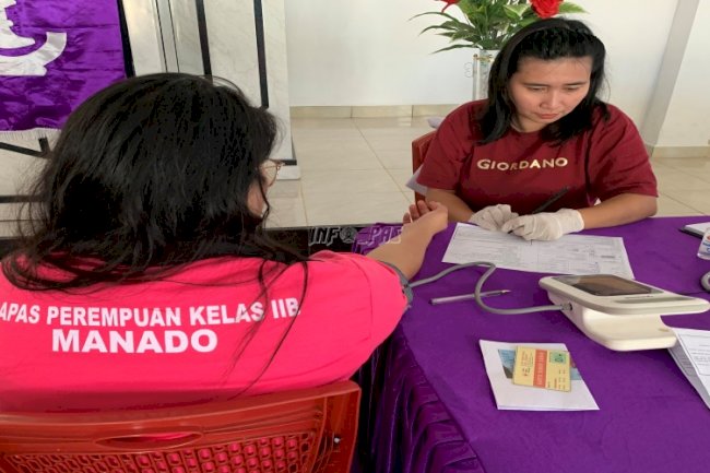 Gandeng PMI Kota Tomohon, Lapas Perempuan Manado Gelar Donor Darah
