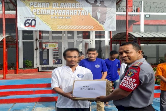 Lapas Banjarbaru Bagikan Hadiah bagi Pemenang Pertandingan Olahraga HBP Ke-60