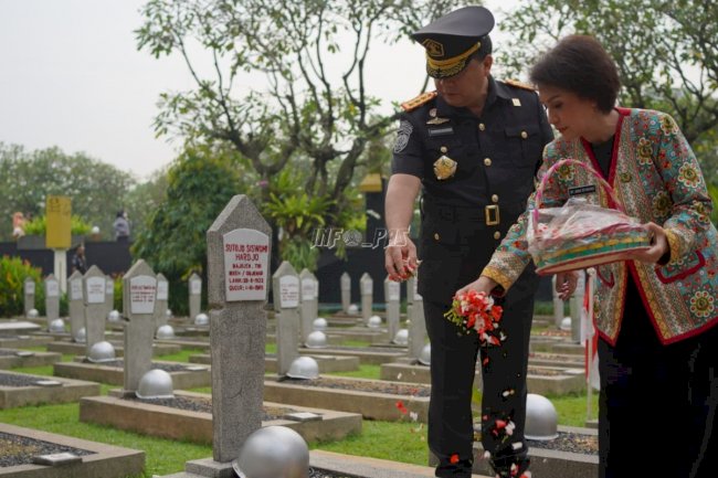 Momen Penghormatan Pemasyarakatan Kepada Para Pahlawan dalam Ziarah dan Tabur Bunga