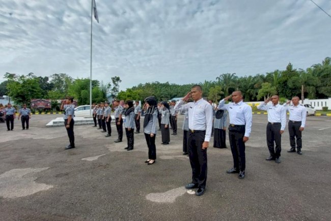 Kepada 4 CPNS Baru, Kalapas Narkotika Karang Intan Pesan Tegakkan Integritas