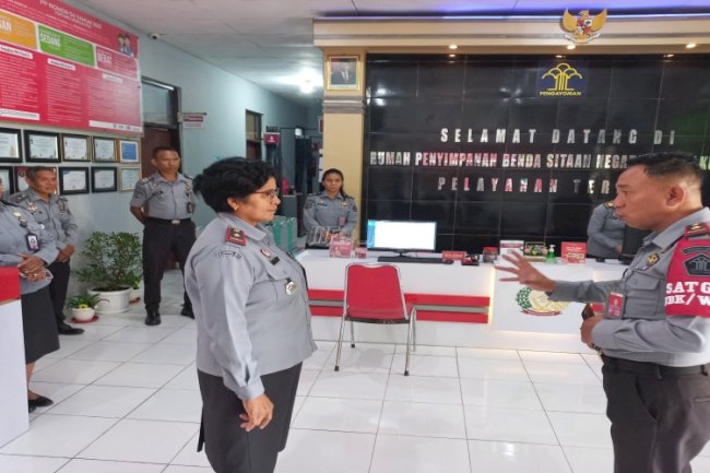 Rupbasan Kupang Berbagi Informasi P2HAM dengan Bapas Kupang