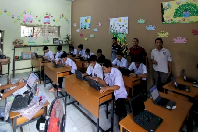 16 Anak Binaan LPKA Medan Jalani Ujian Paket C Berbasis Komputer