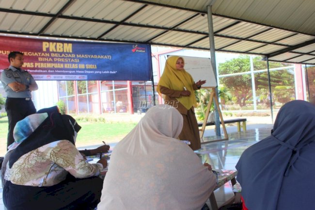 Warga Binaan Lapas Perempuan Sigli Semangat Belajar Demi Raih Ijazah