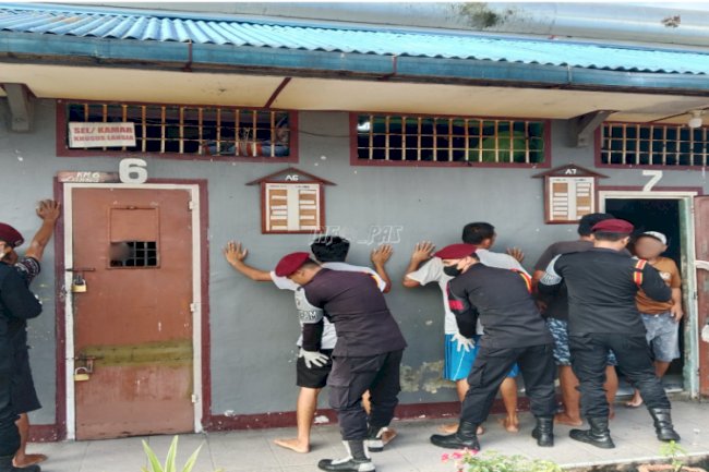 Cegah Gangguan Kamtib, Kesatuan Pengamanan Rutan Tarutung Razia Blok Hunian