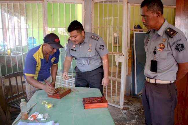 Rutan Tanah Grogot Bekali Warga Binaan dengan Keterampilan Perkayuan 