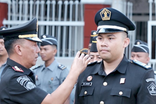 Disematkan Tanda Kenaikan Pangkat, Petugas Lapas Tabanan Resmi Jadi Perwira Muda