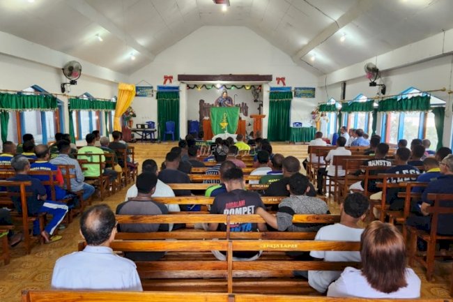 Petugas dan Warga Binaan Lapas Kalabahi Jalani Kebaktian bersama Tim Pelayanan STEMI