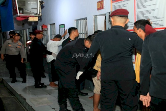 Libatkan TNI, Polri, dan BNN, Puluhan Kamar Hunian Warga Binaan Lapas Banyuwangi Digeledah