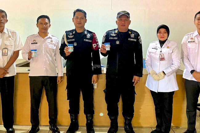 Rutan Pelaihari Tunjukkan Komitmen Bersih Narkoba Melalui Tes Urine